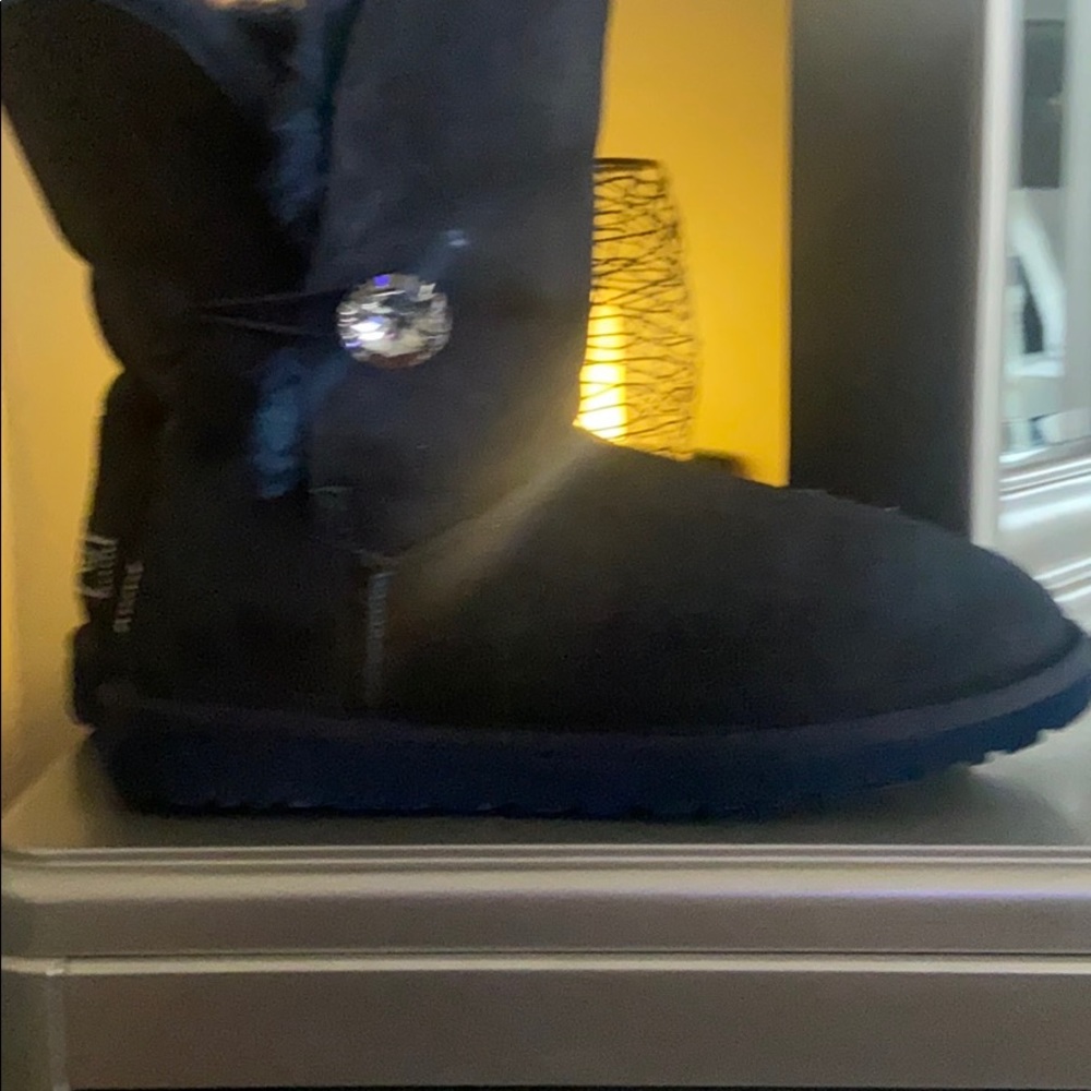 UGG - Picture 7 of 7